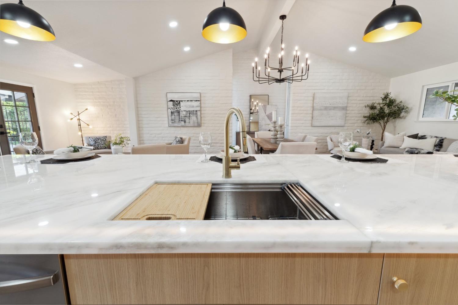 2044 W San Bruno Ave, Fresno, CA 93711