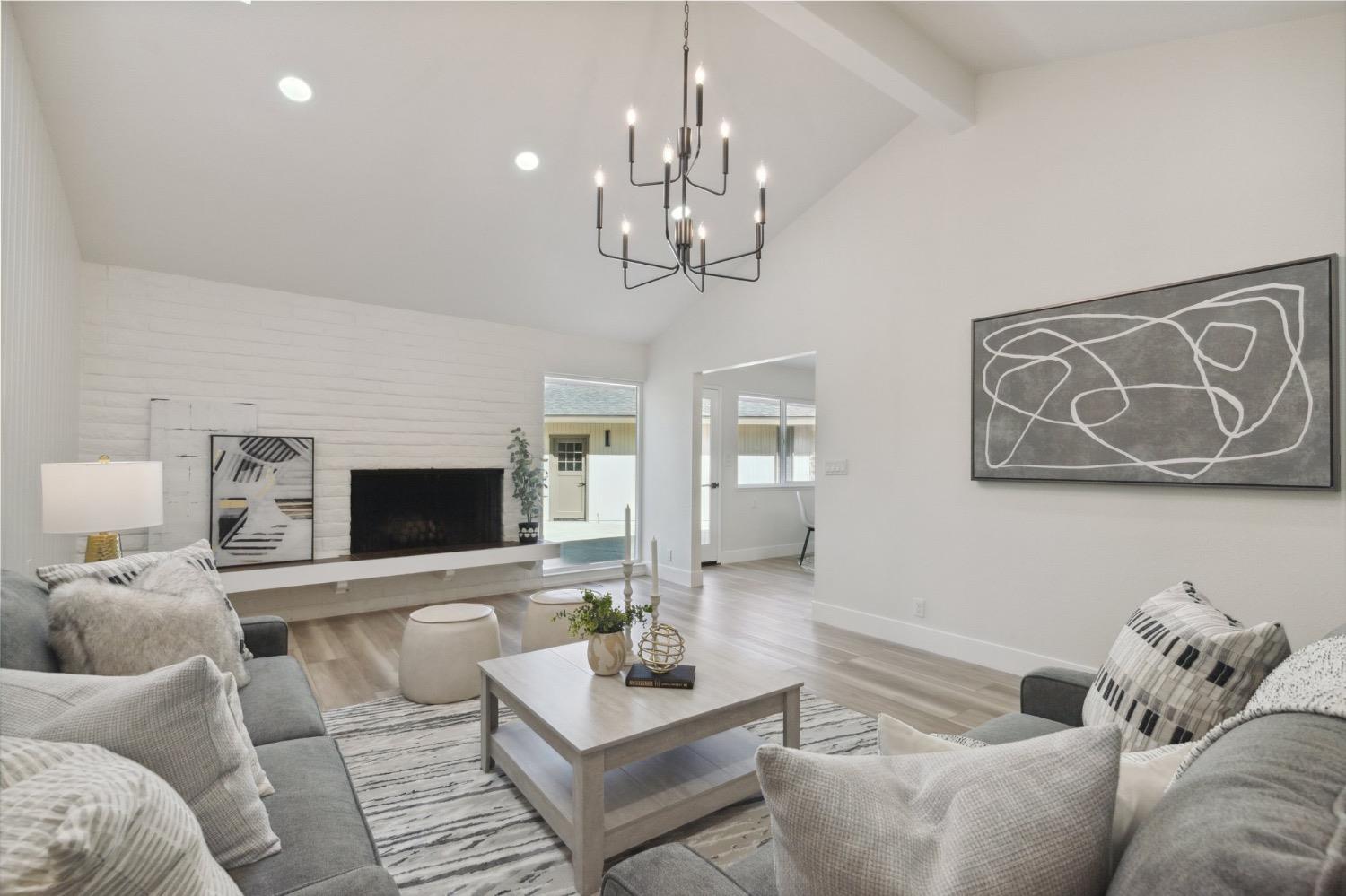 2044 W San Bruno Ave, Fresno, CA 93711