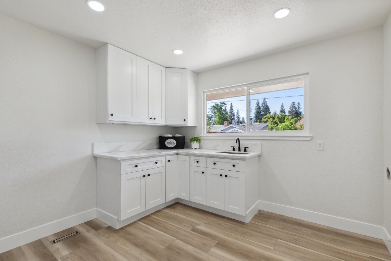 2044 W San Bruno Ave, Fresno, CA 93711