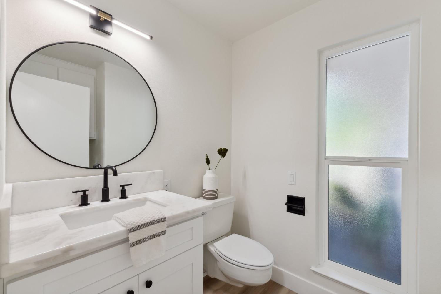 2044 W San Bruno Ave, Fresno, CA 93711