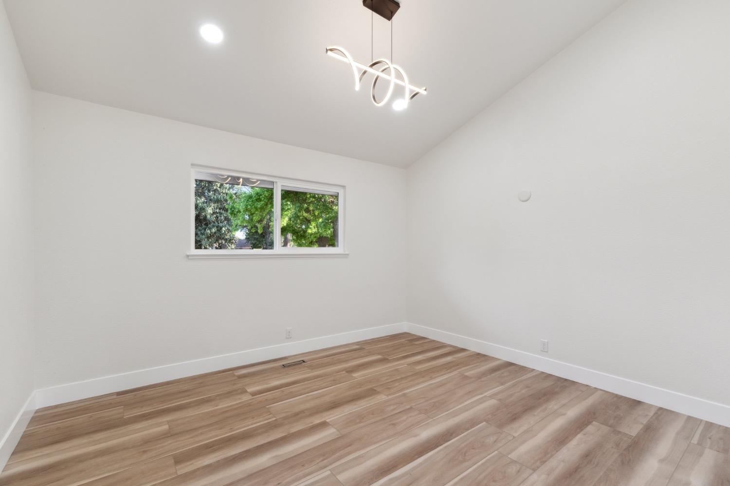 2044 W San Bruno Ave, Fresno, CA 93711