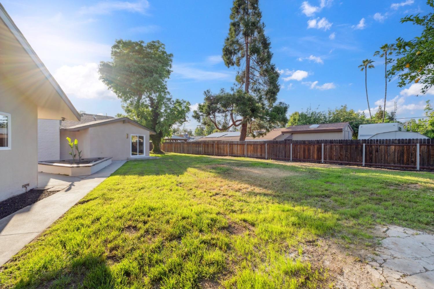 2044 W San Bruno Ave, Fresno, CA 93711