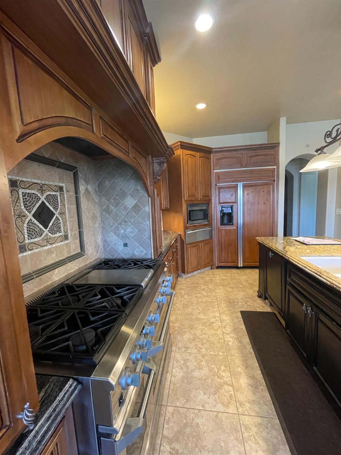 16052 W Middleton Ave, Kerman, CA 93630