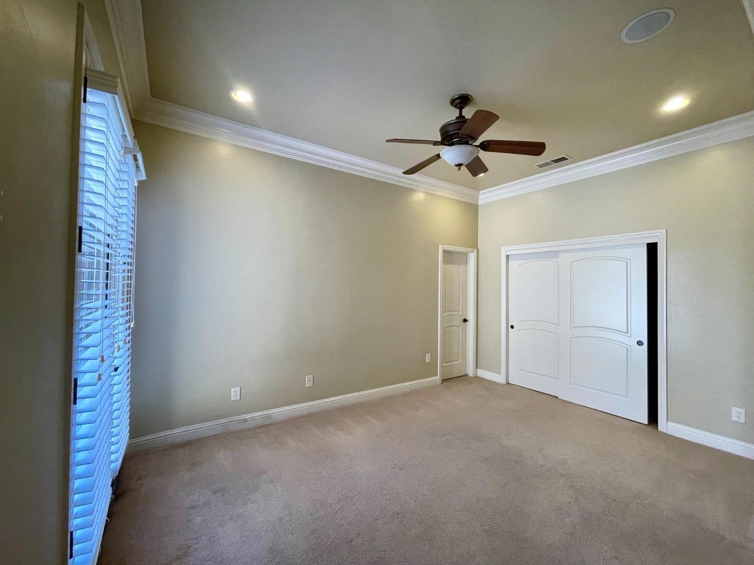 16052 W Middleton Ave, Kerman, CA 93630