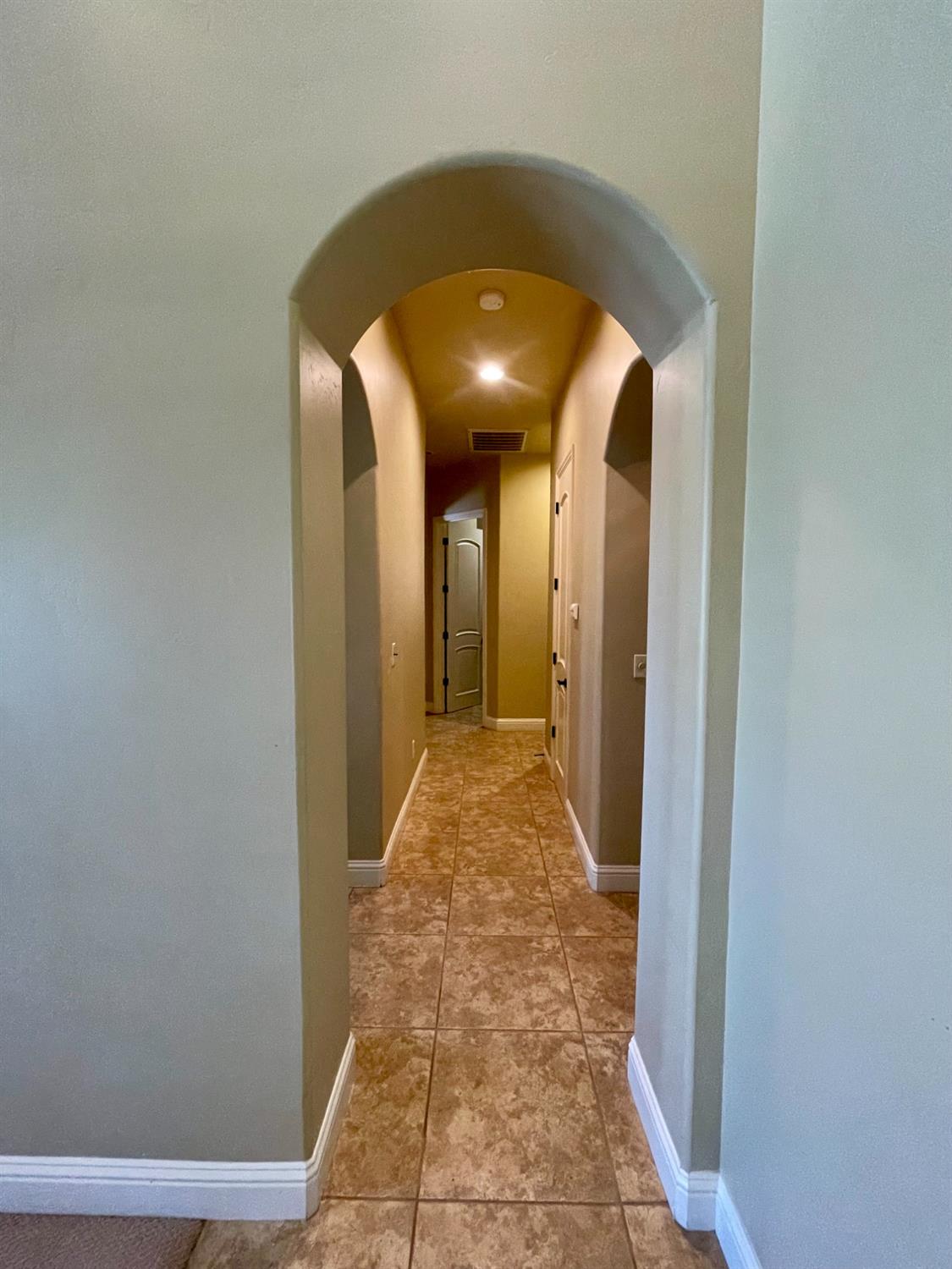 16052 W Middleton Ave, Kerman, CA 93630