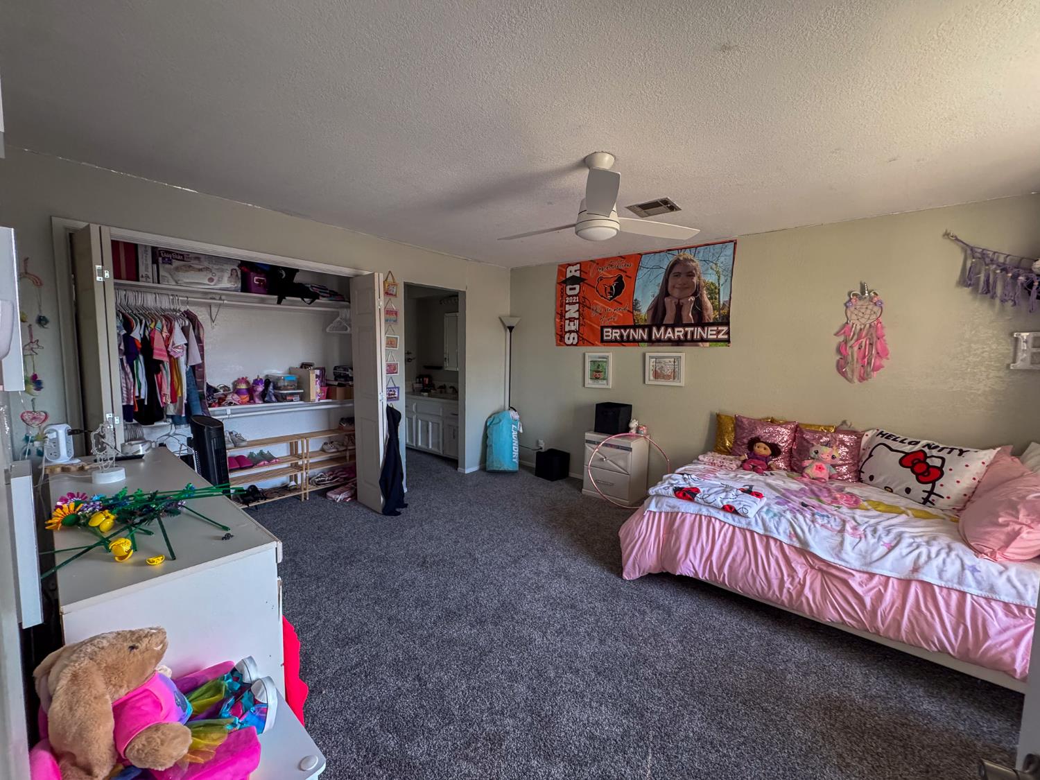 1233 Redwood Ln, Selma, CA 93662