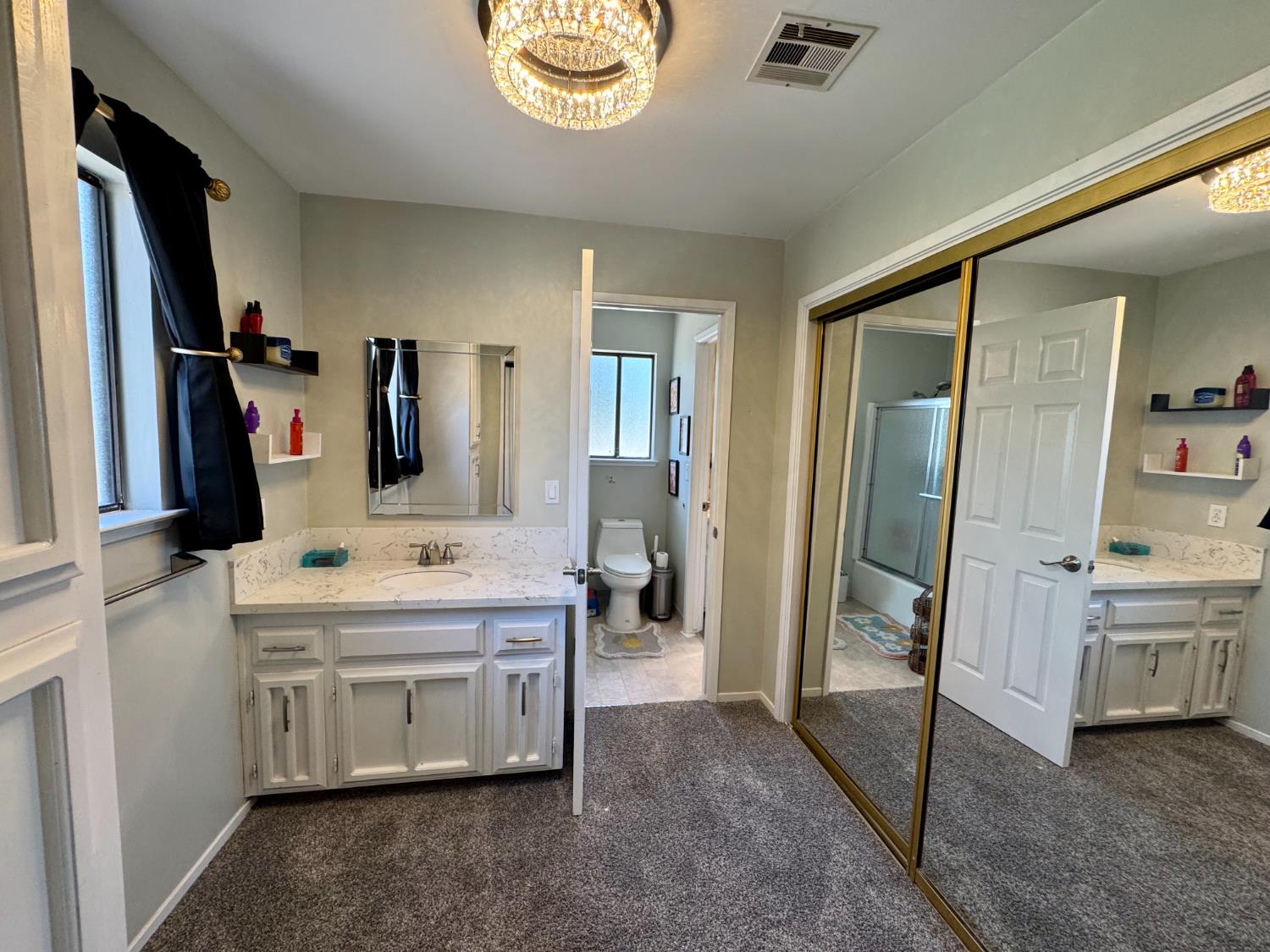 1233 Redwood Ln, Selma, CA 93662