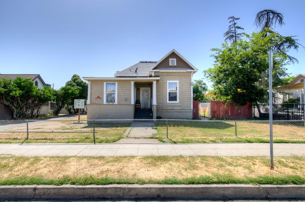 329 N Glenn Ave, Fresno, CA 93701