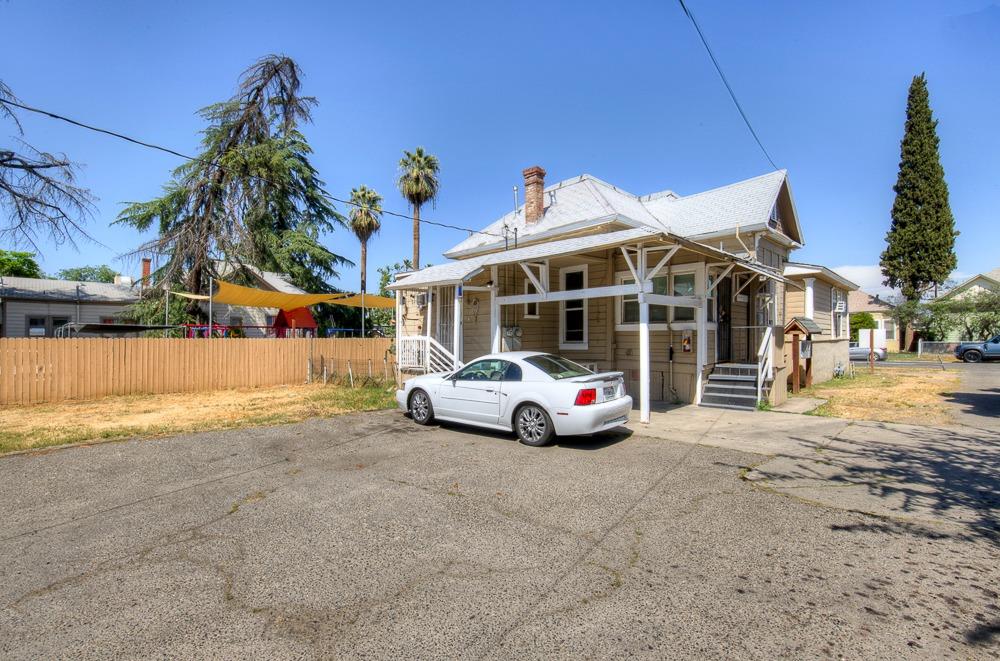 329 N Glenn Ave, Fresno, CA 93701