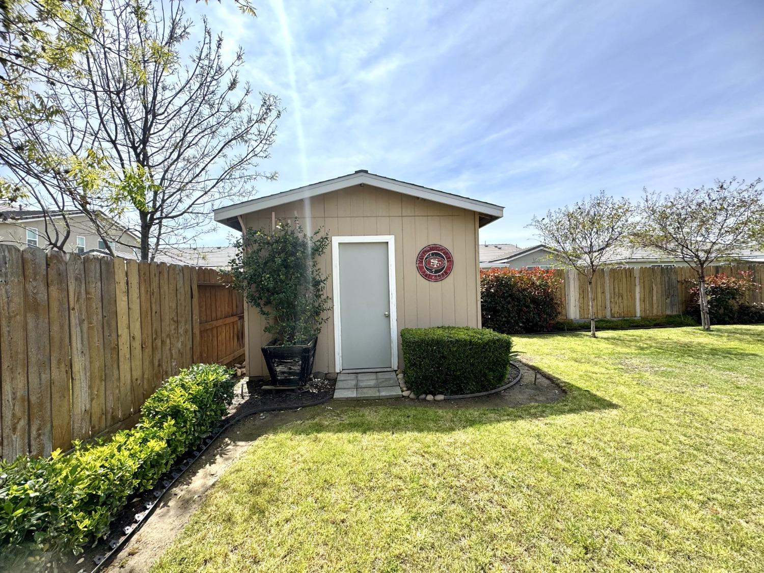 4717 W Joline Dr, Fresno, CA 93722