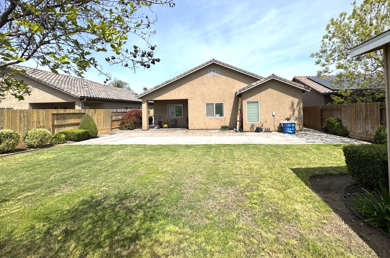 4717 W Joline Dr, Fresno, CA 93722