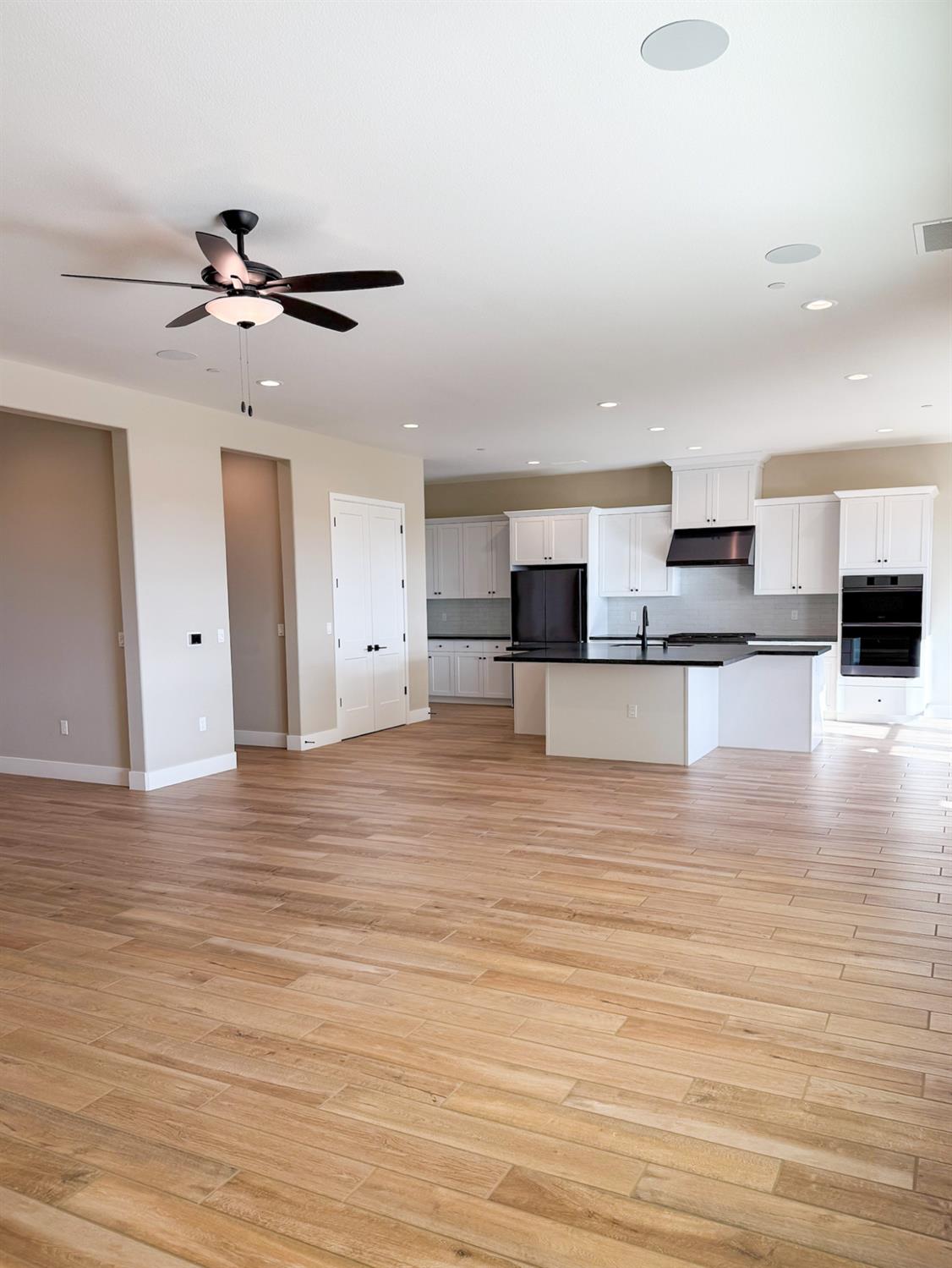 951 Beaver Pond Loop, Madera, CA 93636