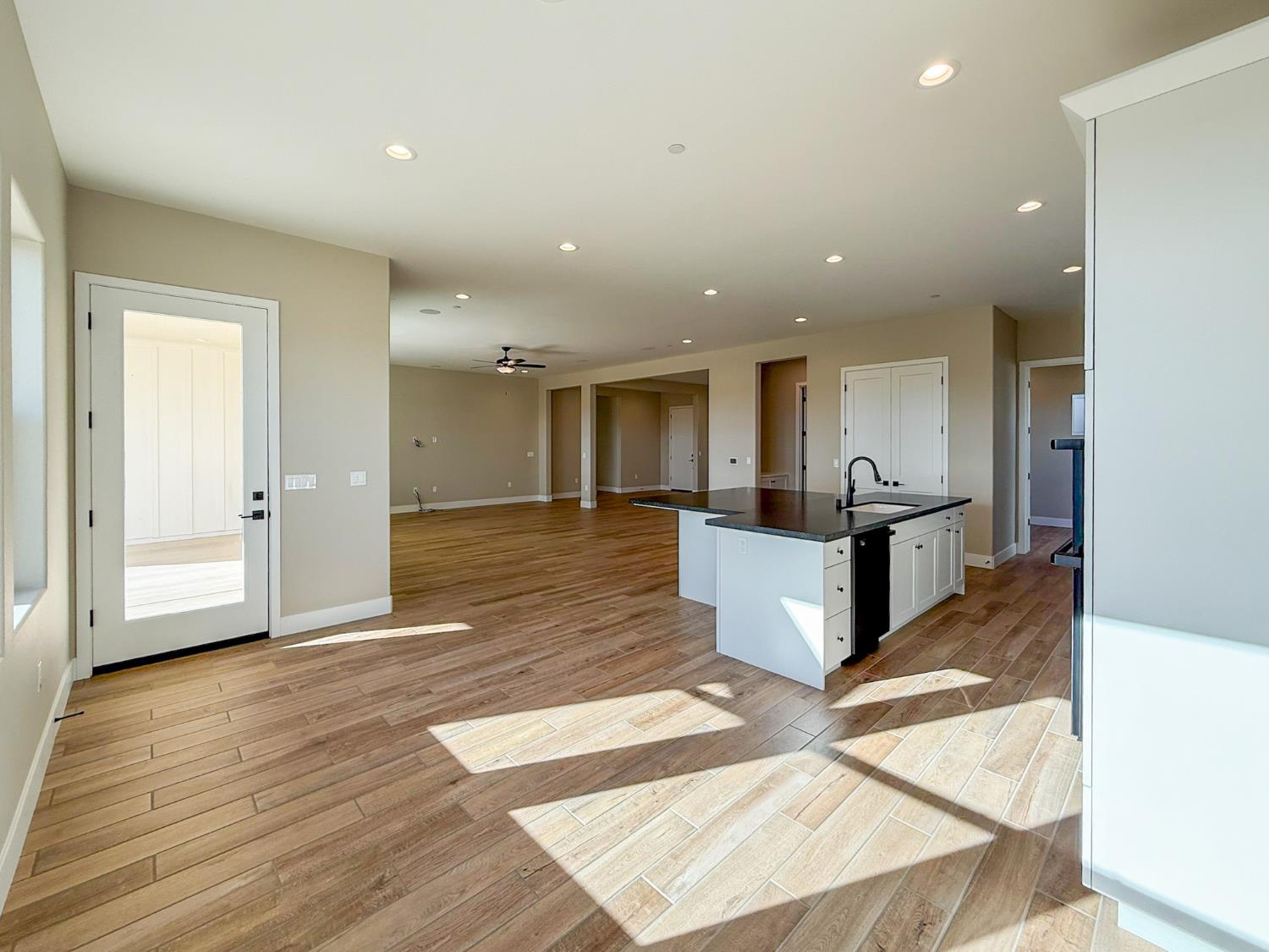 951 Beaver Pond Loop, Madera, CA 93636