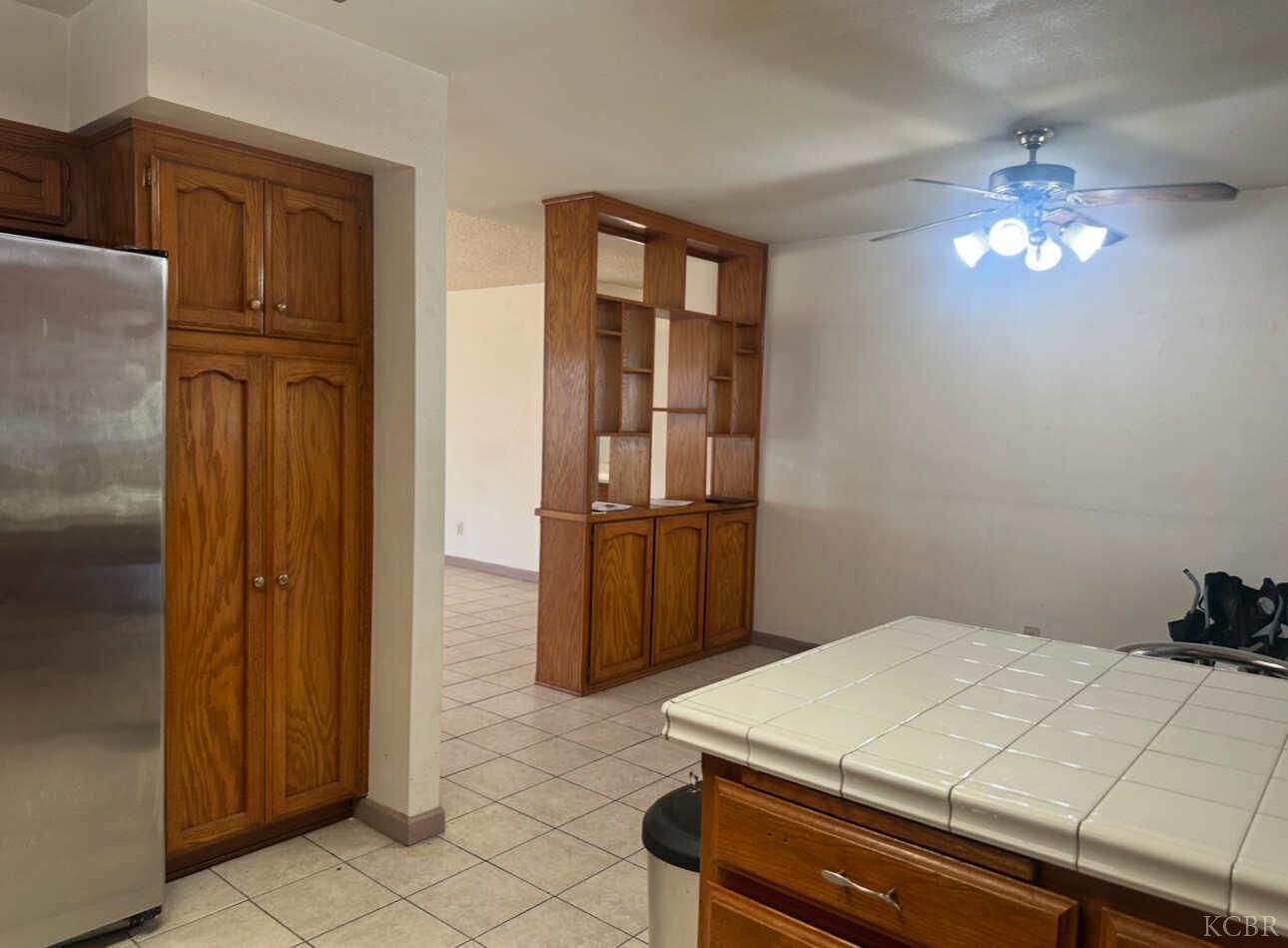 725 18th, Delano, CA 93212