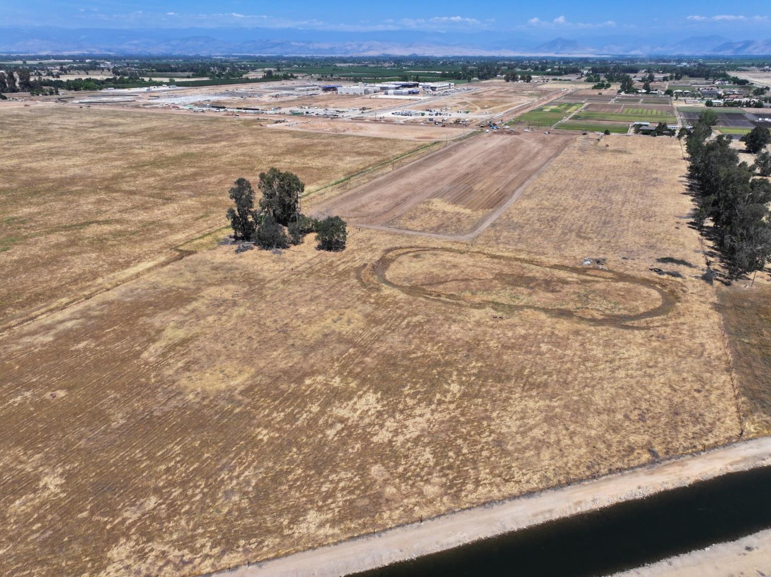 2165 N LEONARD Ave, Fresno, CA 93737