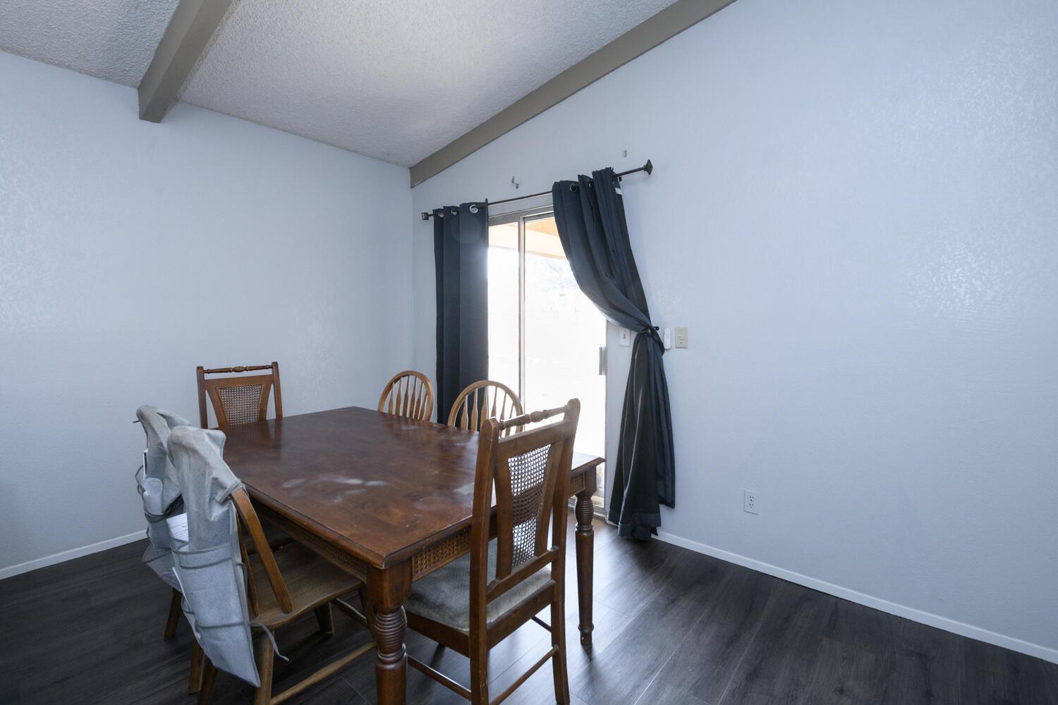 22630 Stagecoach Ln, Clovis, CA 93619