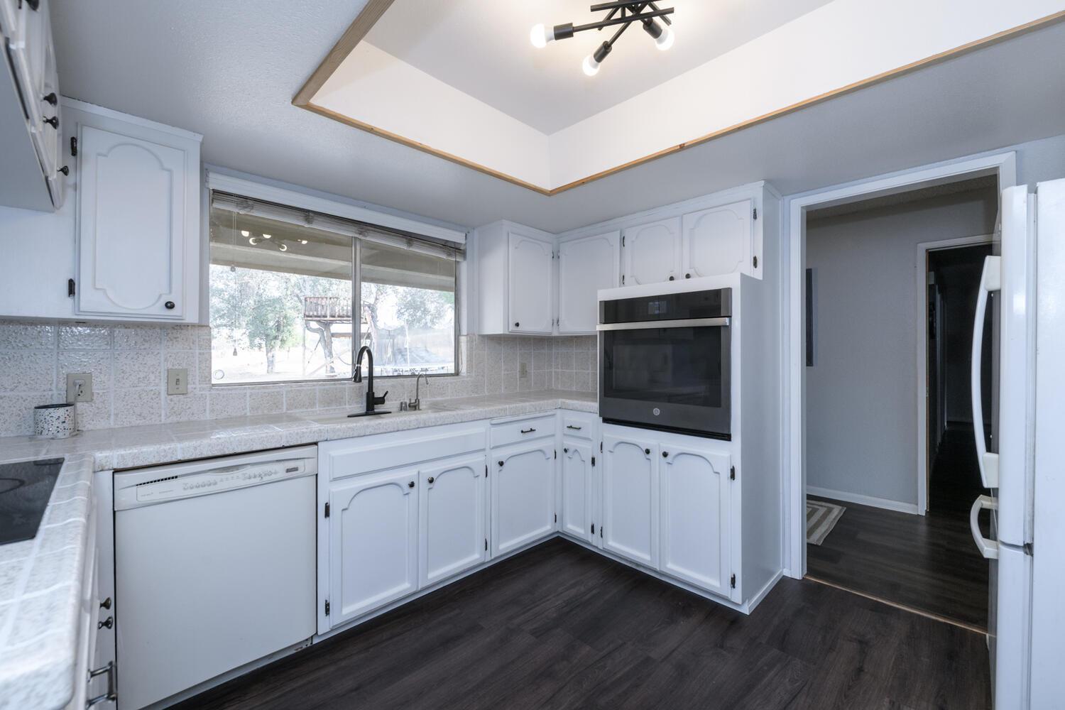 22630 Stagecoach Ln, Clovis, CA 93619