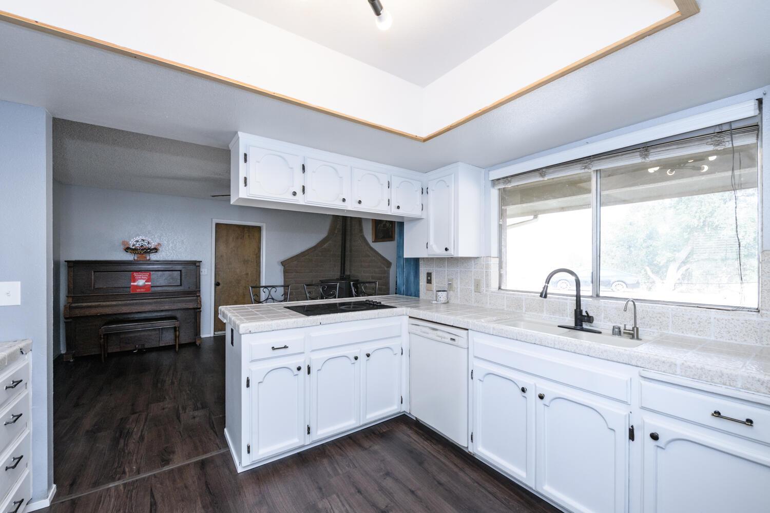 22630 Stagecoach Ln, Clovis, CA 93619