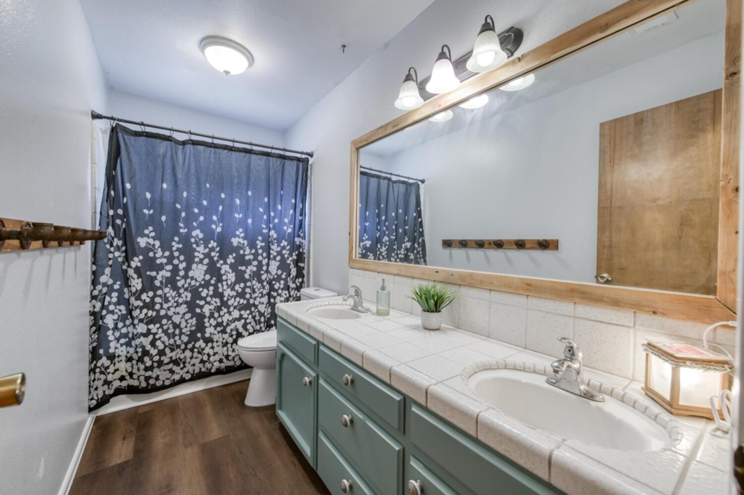 22630 Stagecoach Ln, Clovis, CA 93619