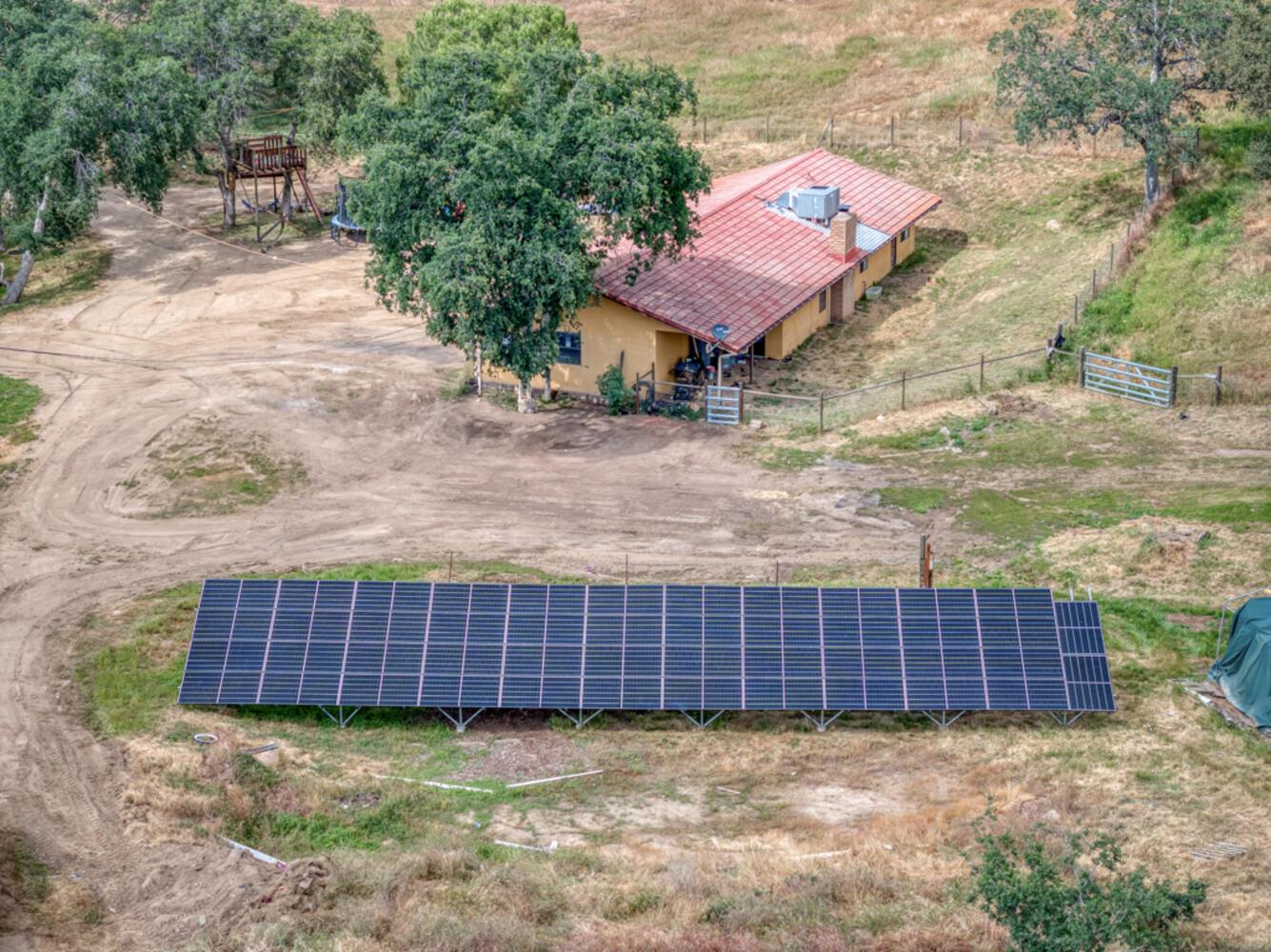 22630 Stagecoach Ln, Clovis, CA 93619