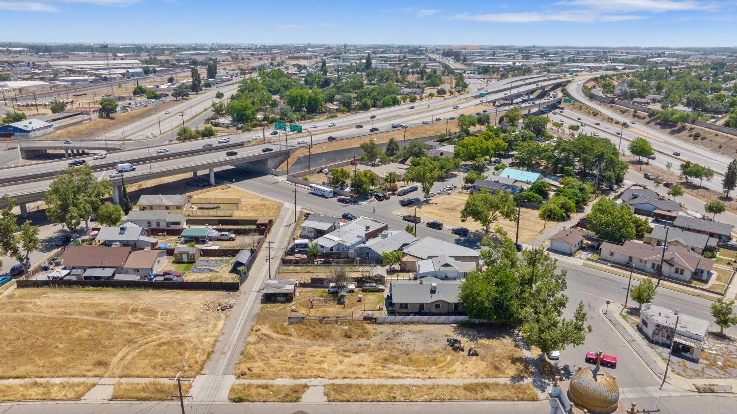 162 E St, Fresno, CA 93706