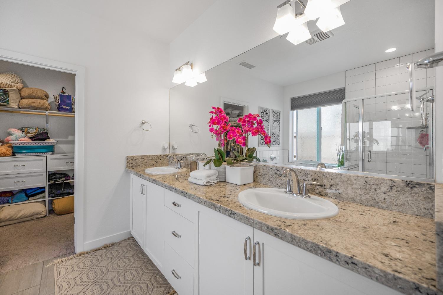 4494 Little Canyon Dr, Madera, CA 93636