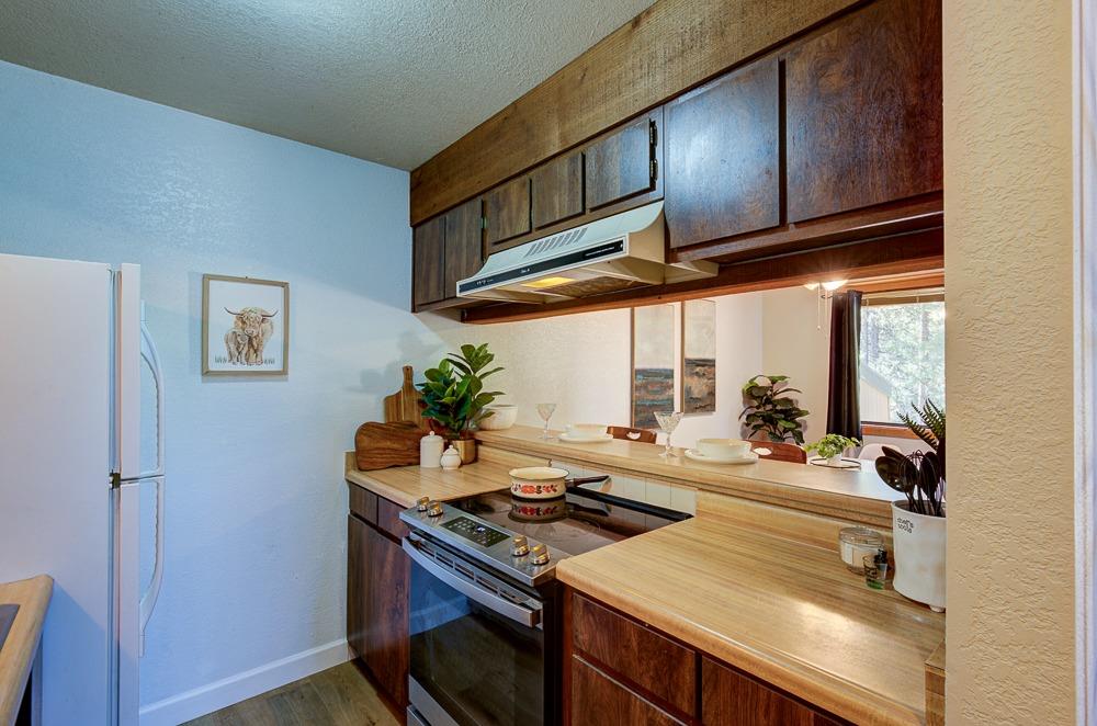 40662 Village Pass Ln, Shaver Lake, CA 93664