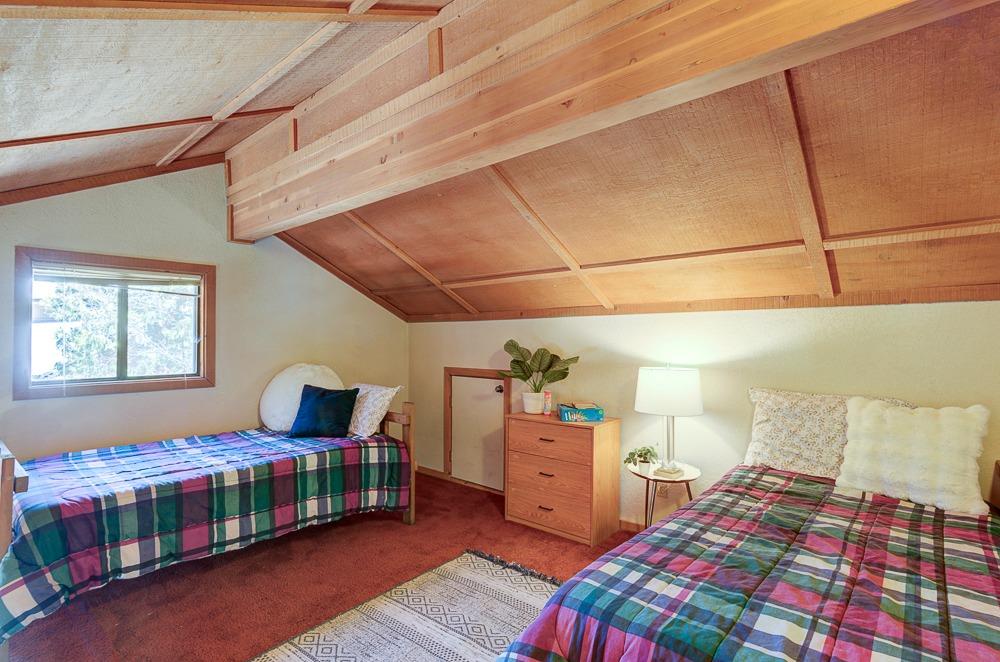 40662 Village Pass Ln, Shaver Lake, CA 93664