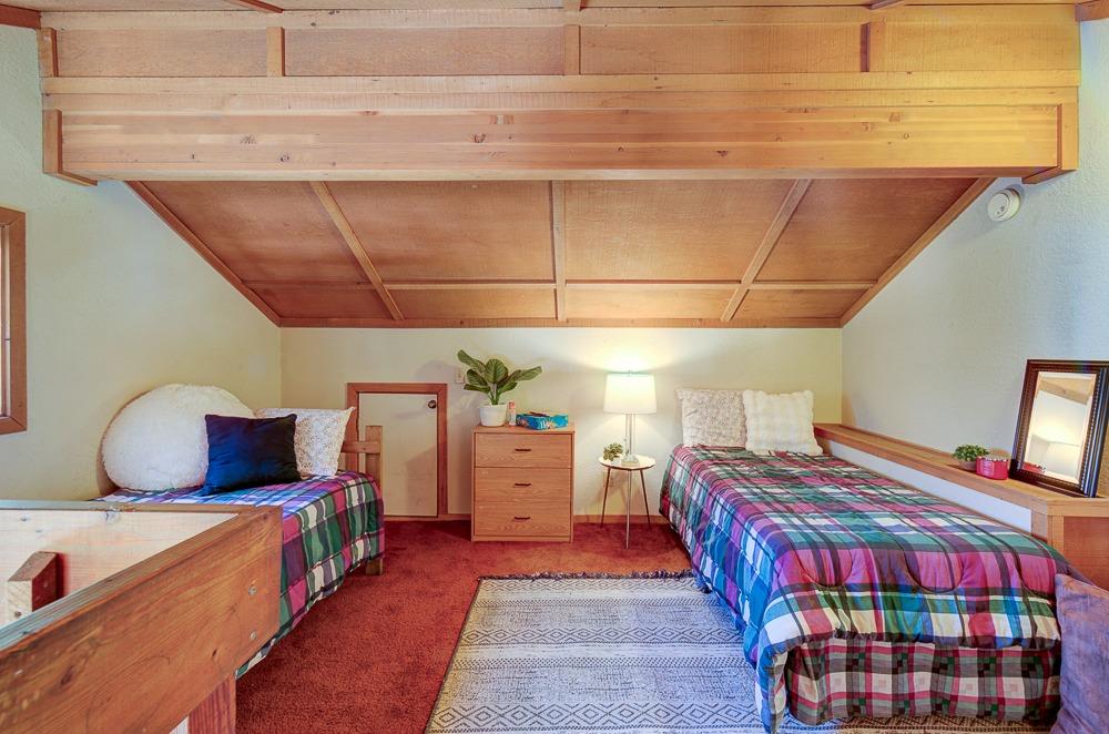 40662 Village Pass Ln, Shaver Lake, CA 93664