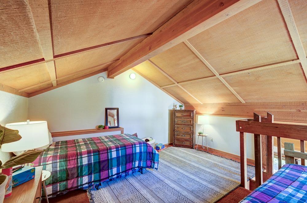 40662 Village Pass Ln, Shaver Lake, CA 93664