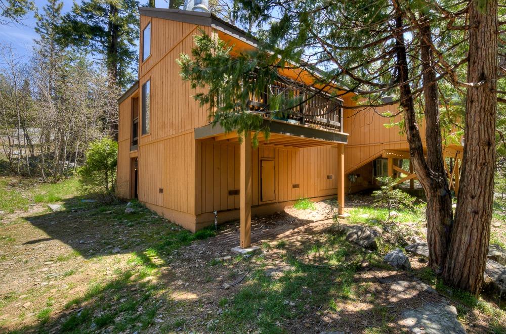 40662 Village Pass Ln, Shaver Lake, CA 93664