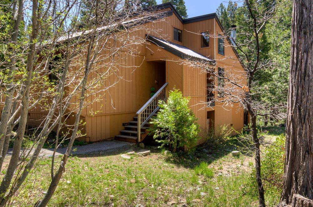 40662 Village Pass Ln, Shaver Lake, CA 93664