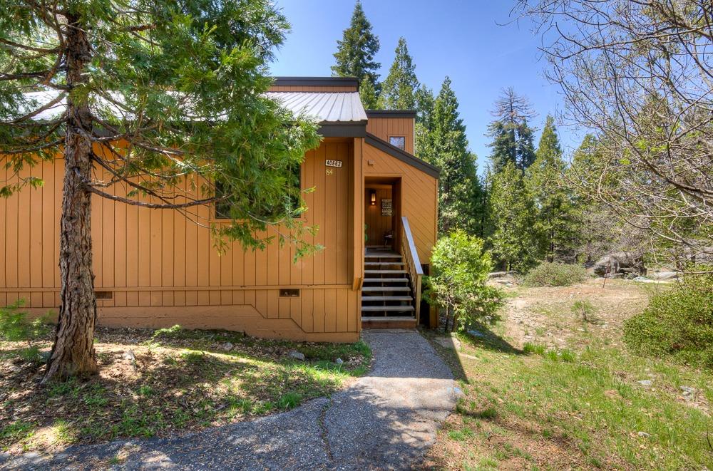 40662 Village Pass Ln, Shaver Lake, CA 93664