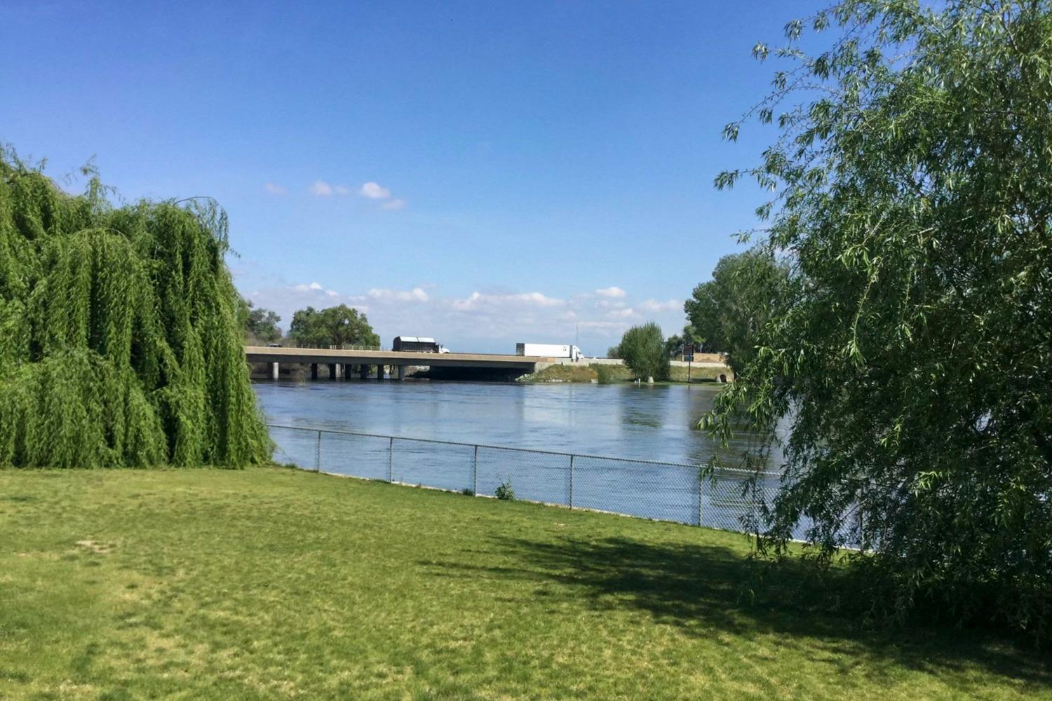 1710 Avenue 388, Kingsburg, CA 93631