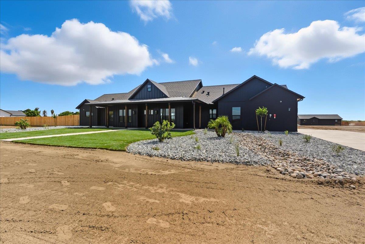 605 S Anderson A Rd, Exeter, CA 93221