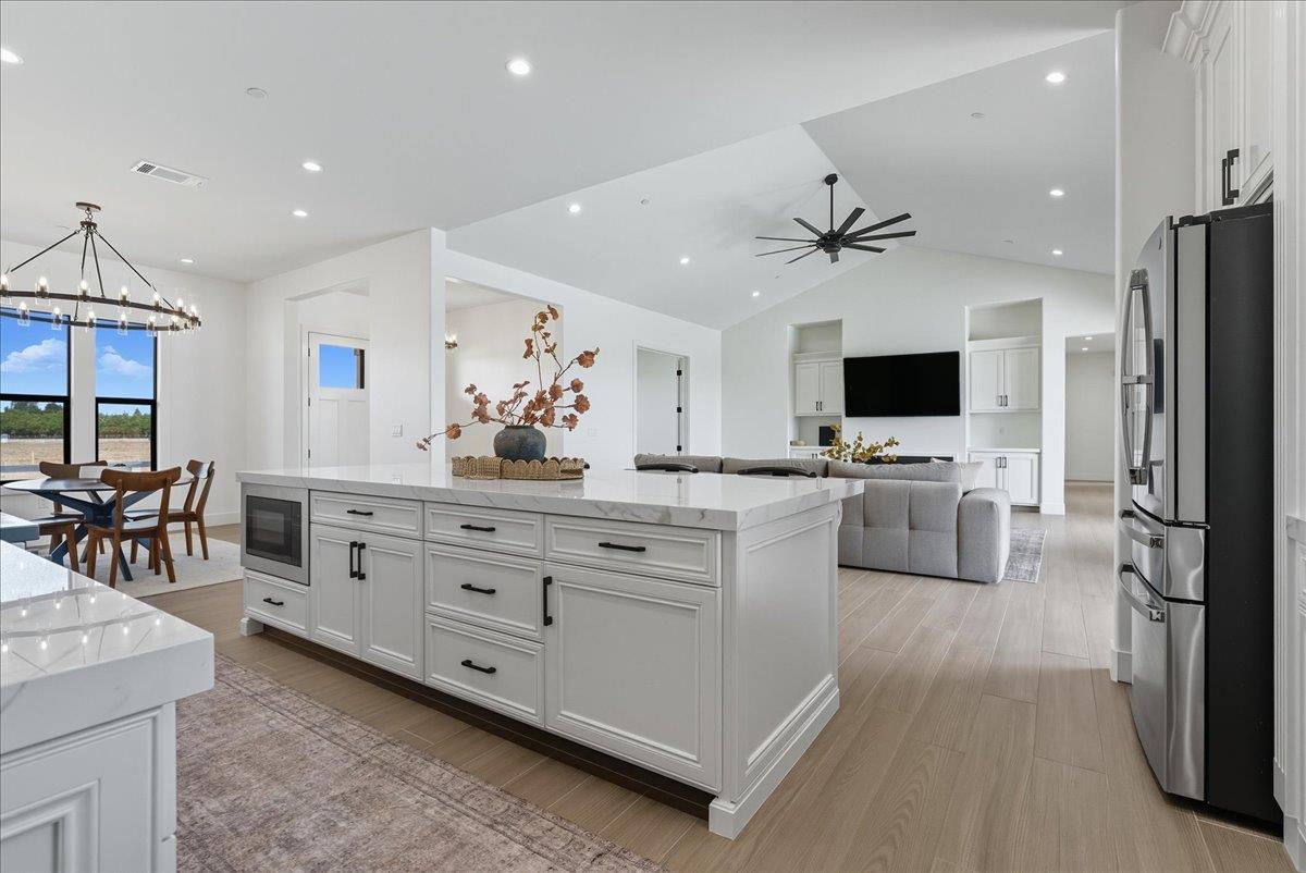 605 S Anderson A Rd, Exeter, CA 93221