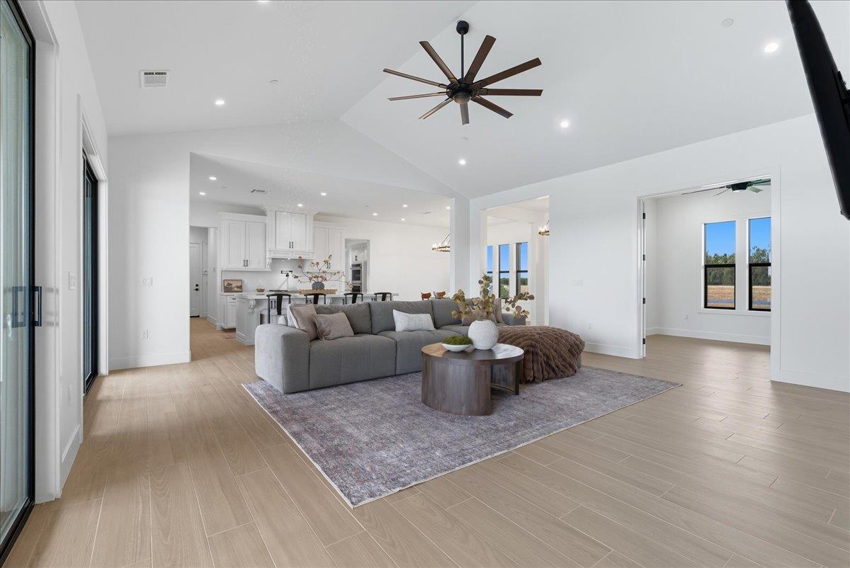 605 S Anderson A Rd, Exeter, CA 93221