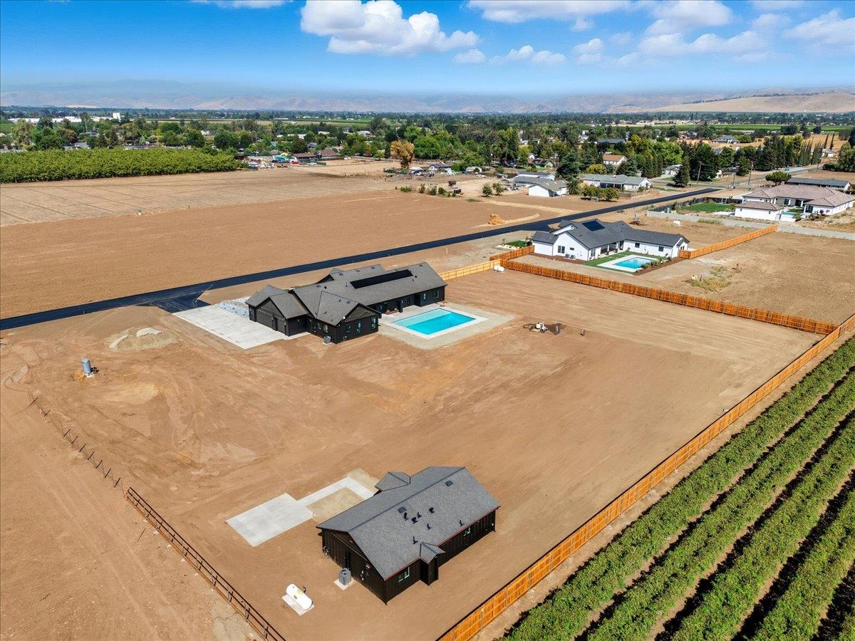 605 S Anderson A Rd, Exeter, CA 93221