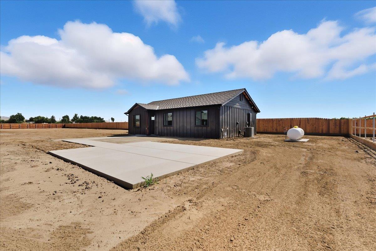 605 S Anderson A Rd, Exeter, CA 93221