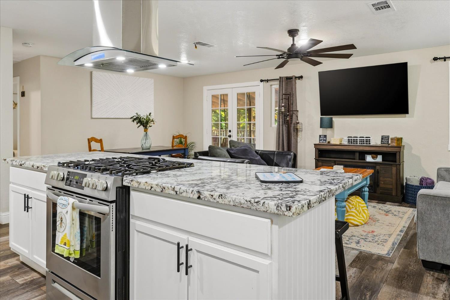 50740 Chu Ranch Rd, Oakhurst, CA 93644