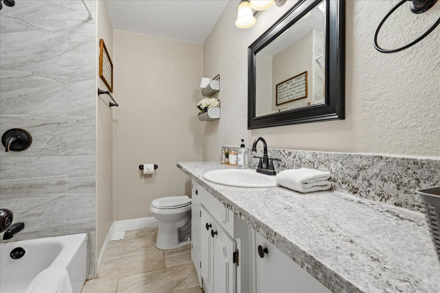 50740 Chu Ranch Rd, Oakhurst, CA 93644