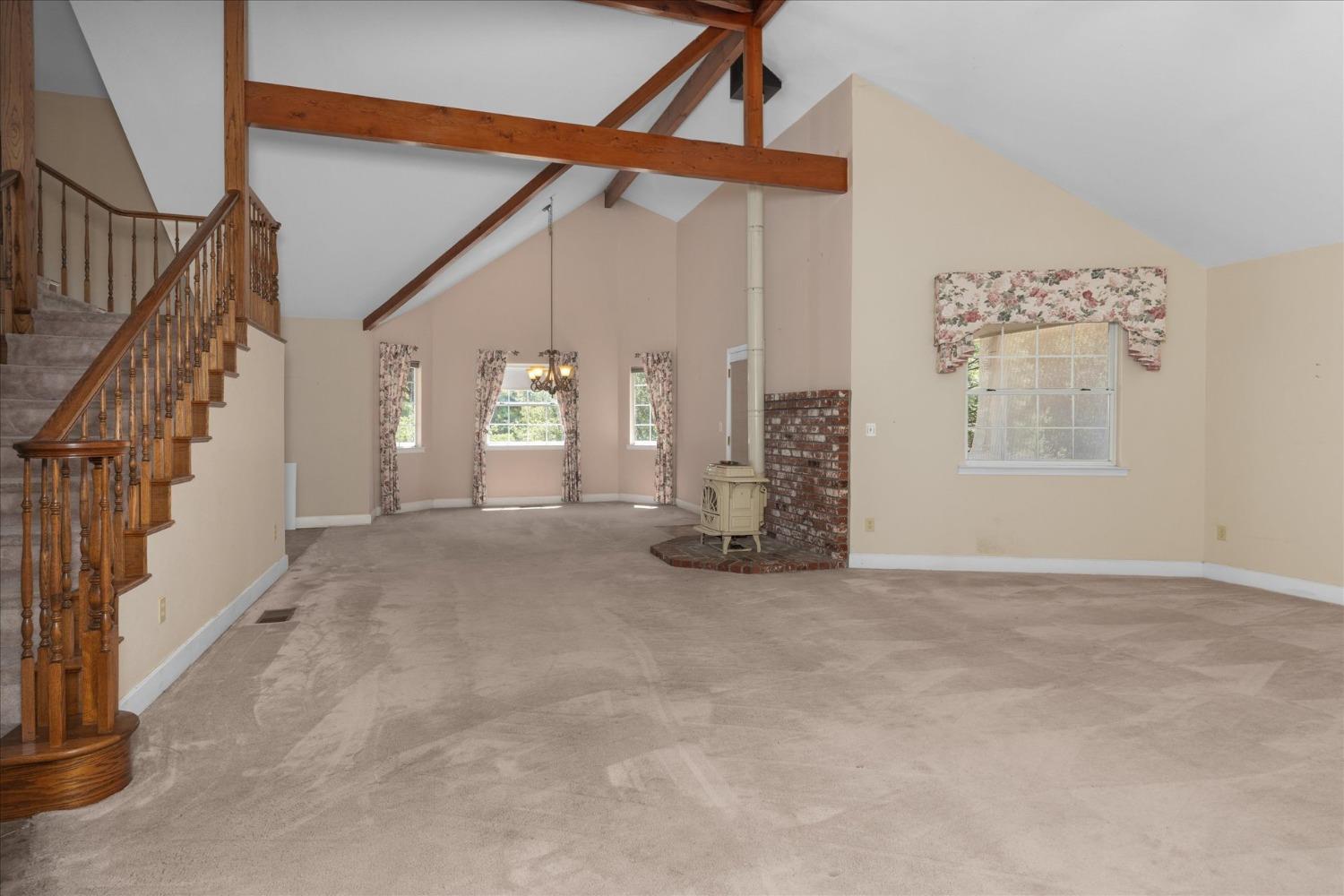 39976 Pierce Lake Dr, Oakhurst, CA 93644