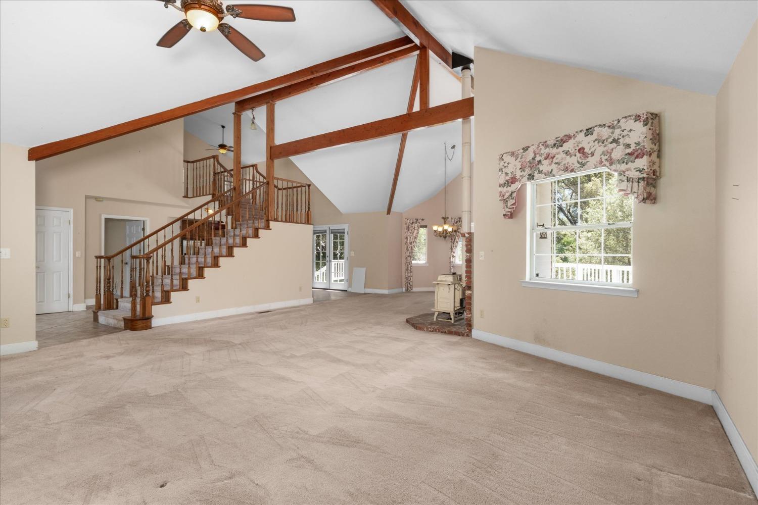 39976 Pierce Lake Dr, Oakhurst, CA 93644