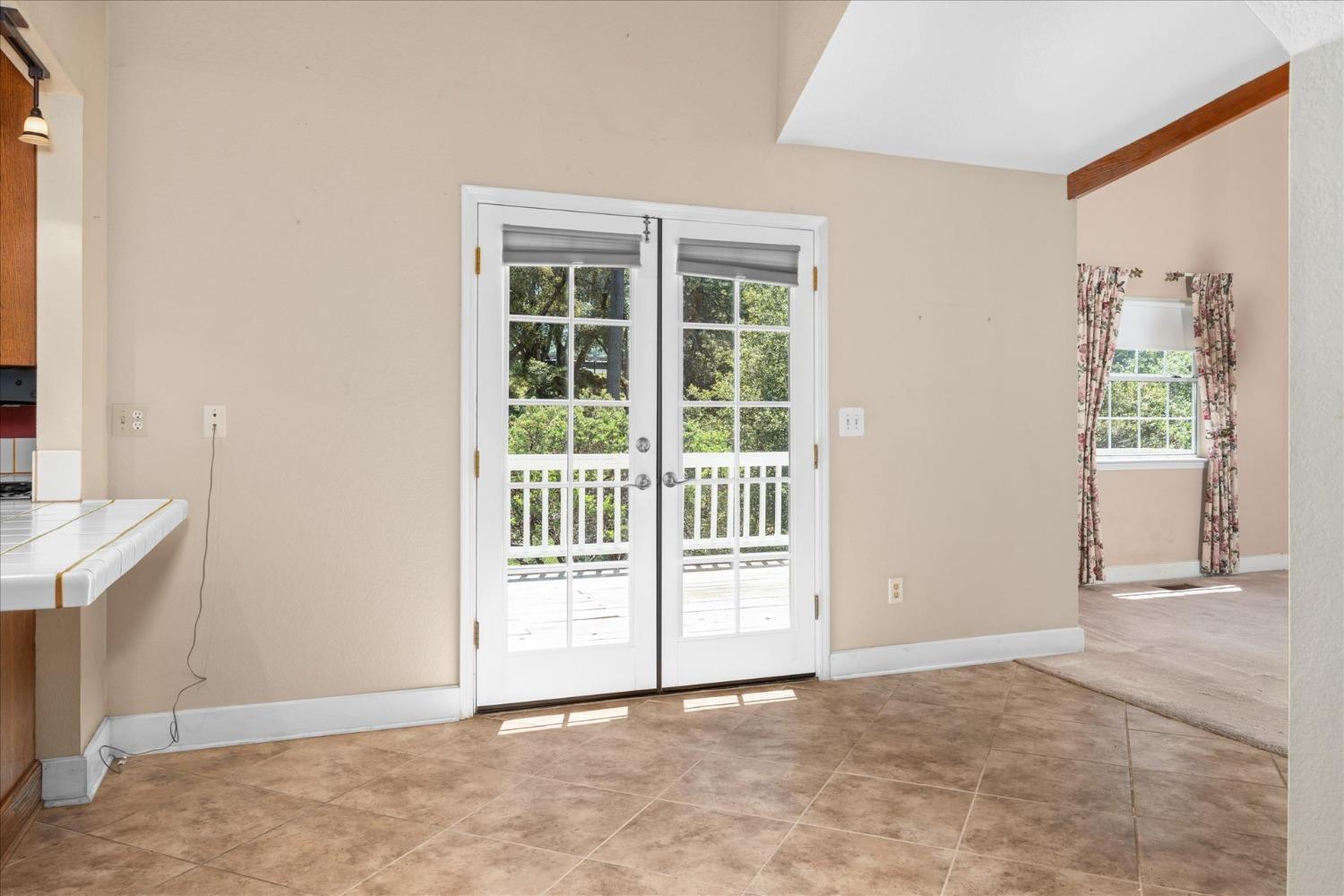 39976 Pierce Lake Dr, Oakhurst, CA 93644