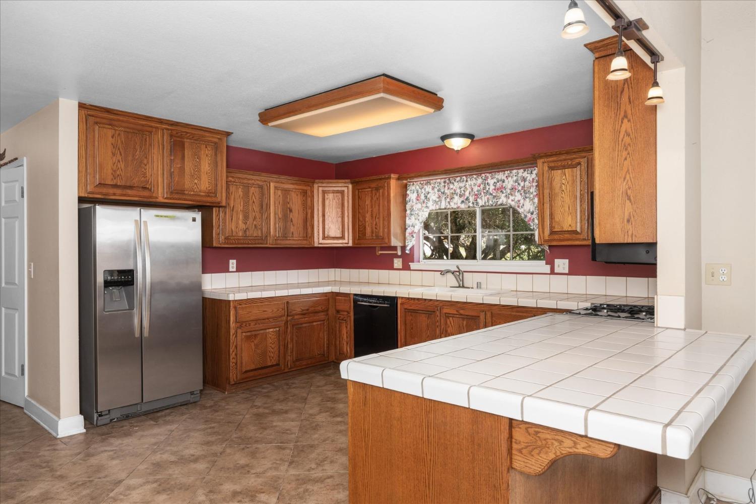 39976 Pierce Lake Dr, Oakhurst, CA 93644