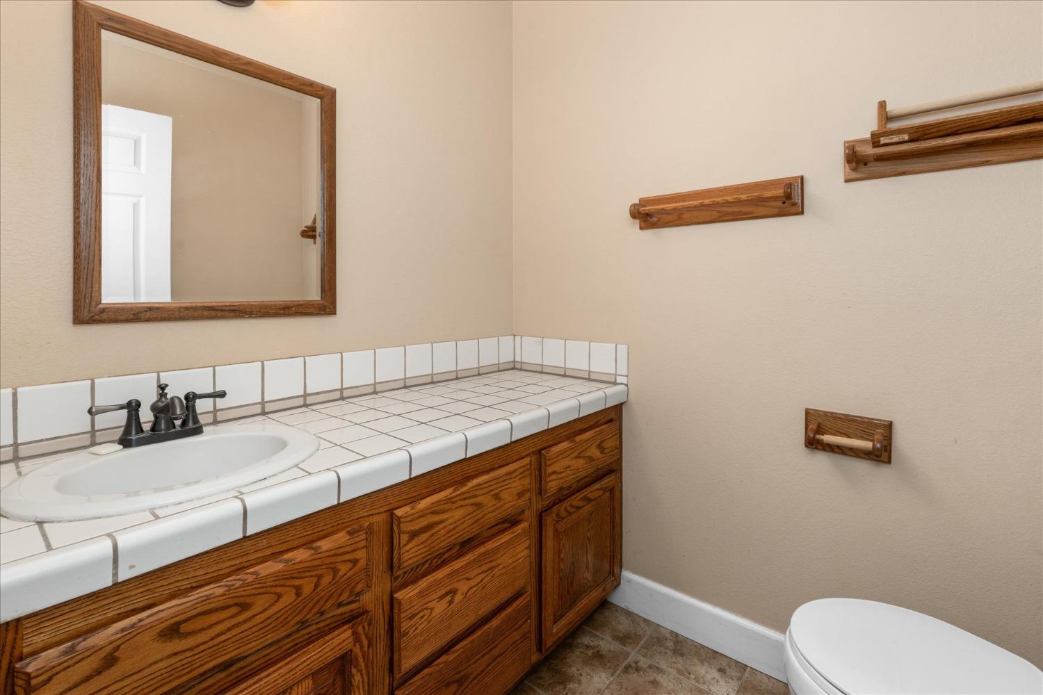 39976 Pierce Lake Dr, Oakhurst, CA 93644