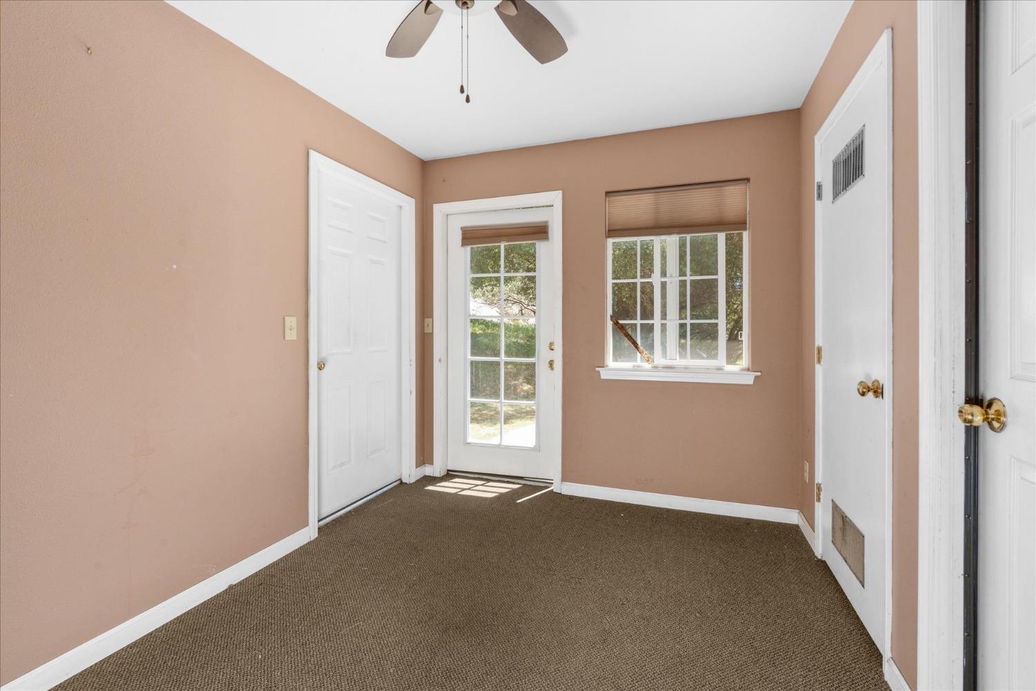 39976 Pierce Lake Dr, Oakhurst, CA 93644