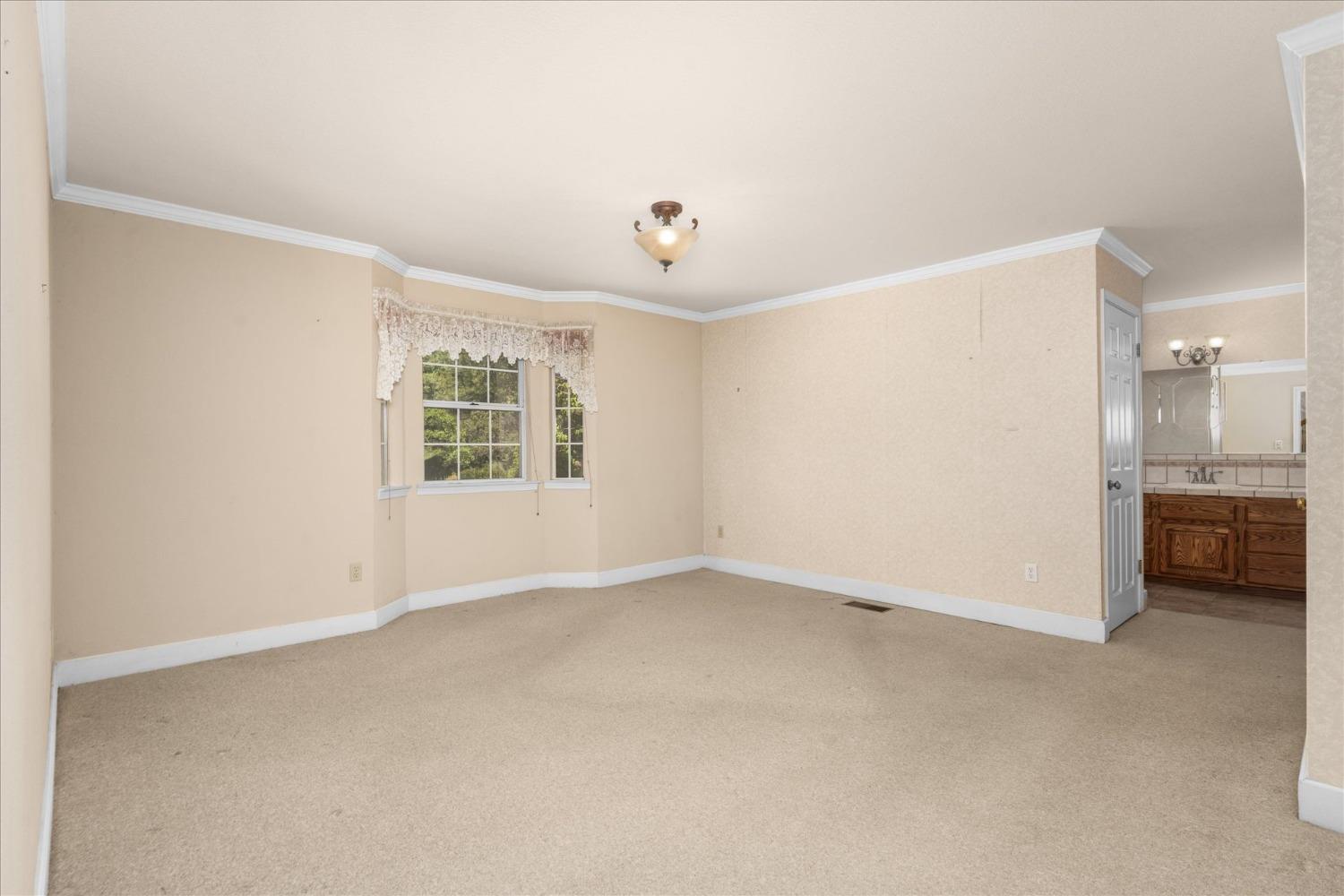 39976 Pierce Lake Dr, Oakhurst, CA 93644