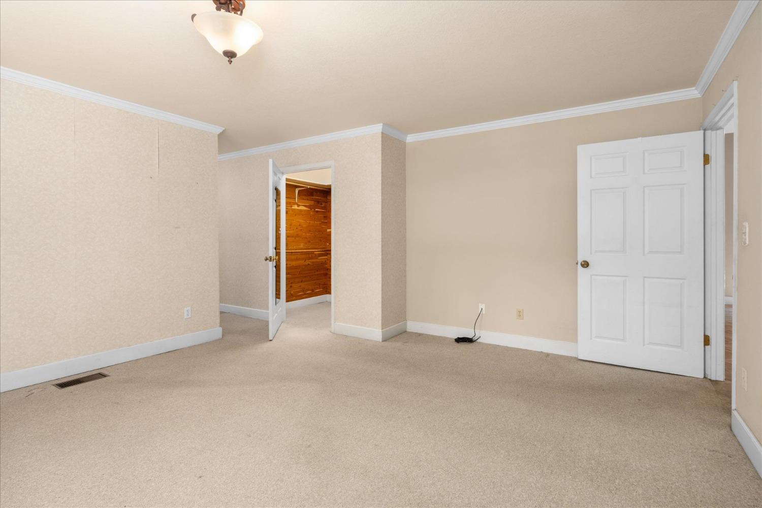 39976 Pierce Lake Dr, Oakhurst, CA 93644