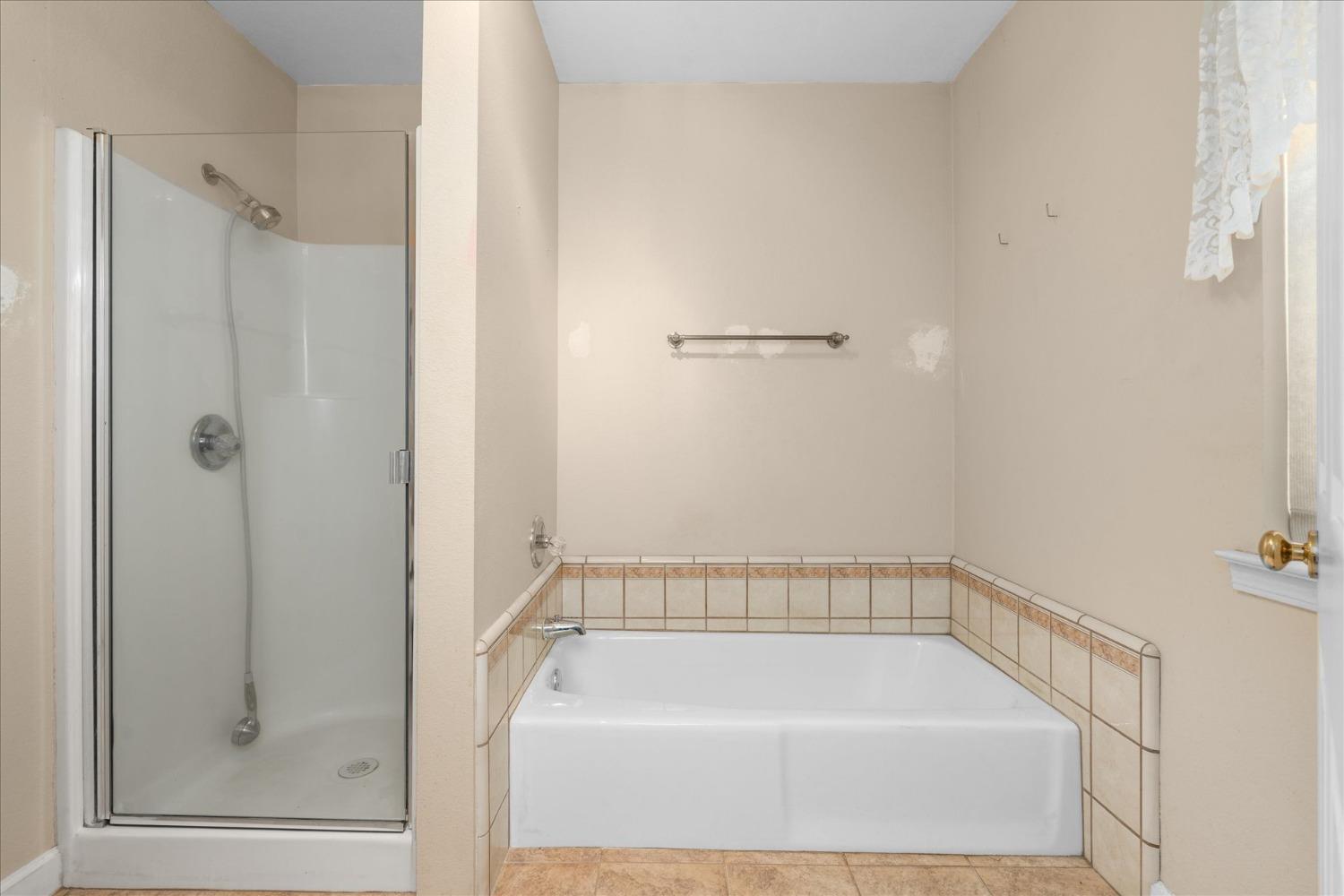 39976 Pierce Lake Dr, Oakhurst, CA 93644